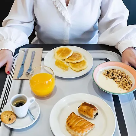 酒店 波尔图盖亚诺宜必思酒店 2*