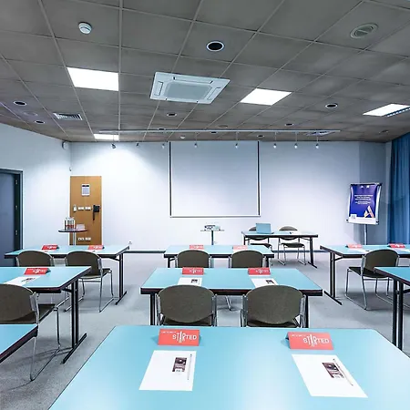 波尔图盖亚诺宜必思酒店 加亚新城