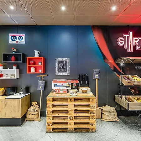 波尔图盖亚诺宜必思酒店 2*