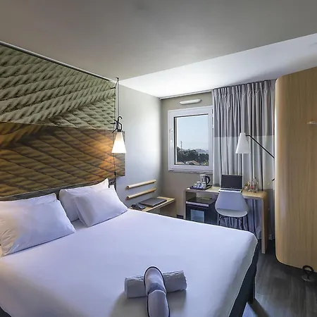 Ibis Porto Gaia فندق 2*