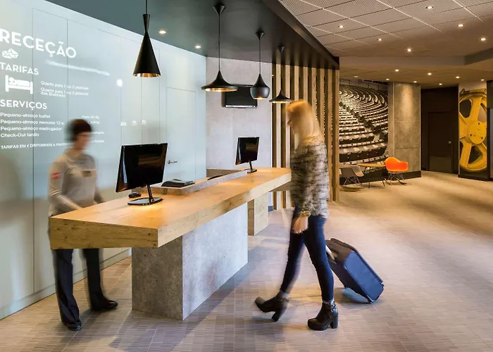 فندق Ibis Porto Gaia 2*