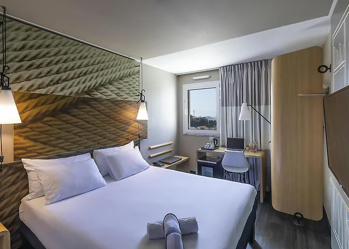 Ibis Porto Gaia فندق 2*