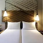 Ibis Porto Gaia 2*