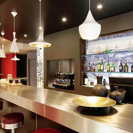波尔图盖亚诺宜必思酒店 酒店