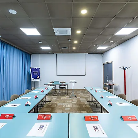 Ibis Porto Gaia فندق