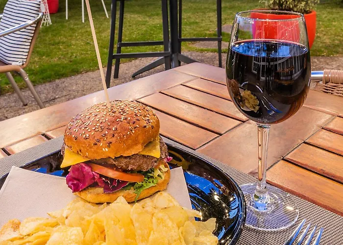 Ibis Porto Gaia Hotel 2*