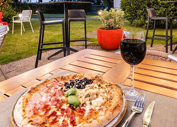 מלון Ibis Porto Gaia 2*